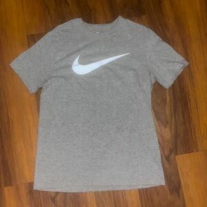 NWNT Gray Nike Tee (big nike check)